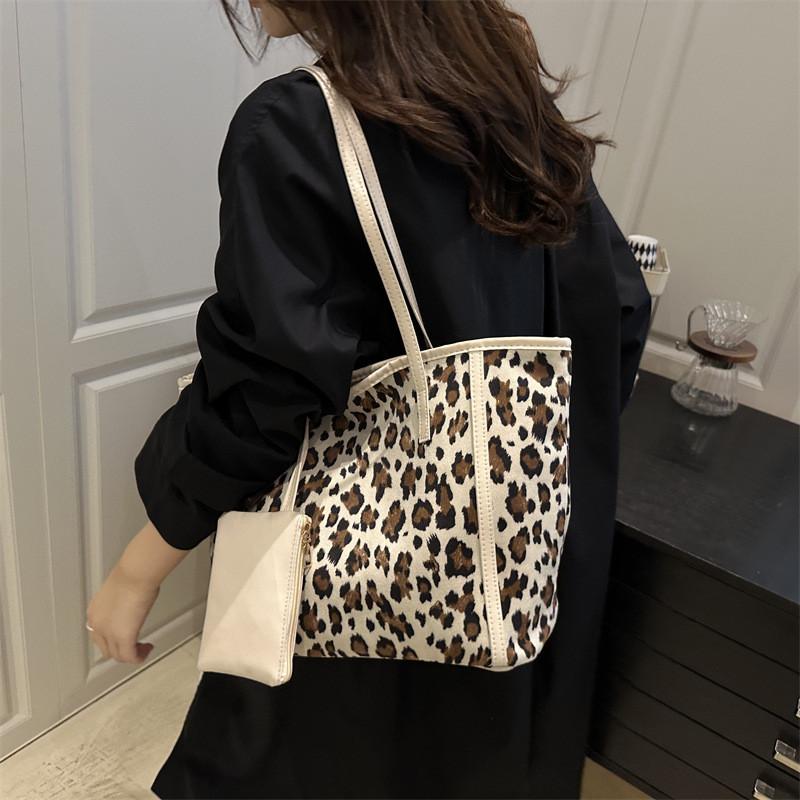 Fashionable Small Pu Tote Bag With Inner Phone Pocket For Office And Shopping