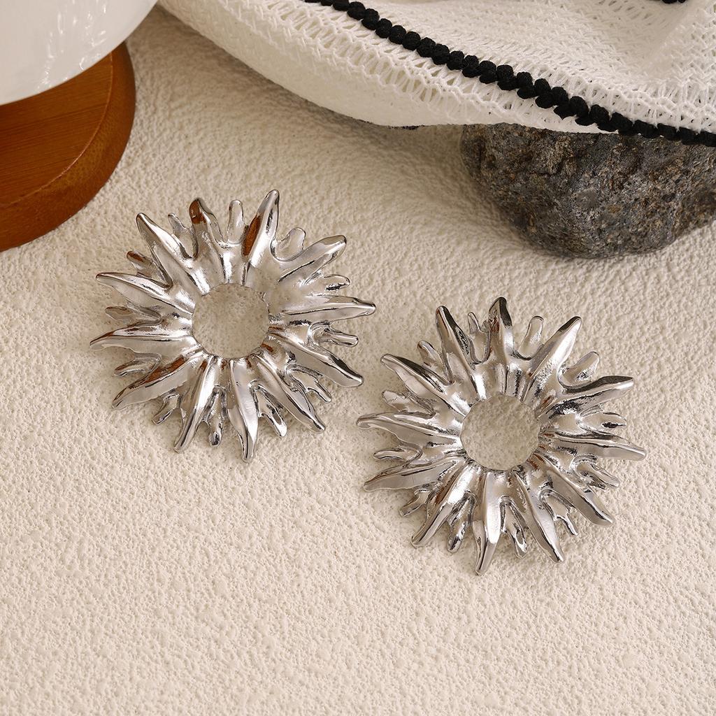Metal Radial Irregular Sunflower Earrings Women'S Premium Polygon Three-Dimensional Hollow Earrings