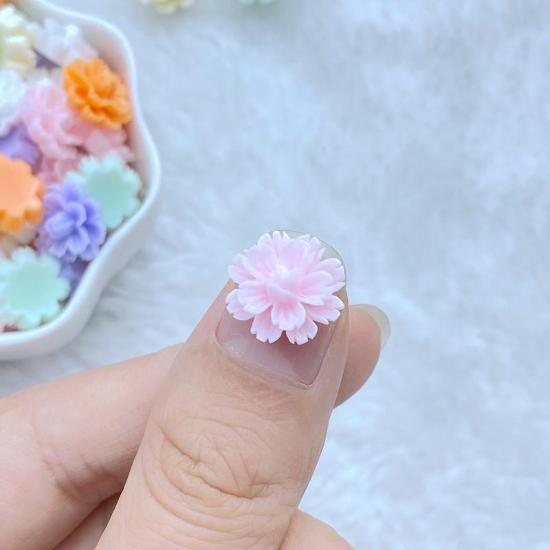 60 Stück Neu Süß 12mm Mini Kleine Blume Serie Harz Flache Rückseite Verzierungen Schmuckherstellung Maniküre Haarschmuck Zubehör