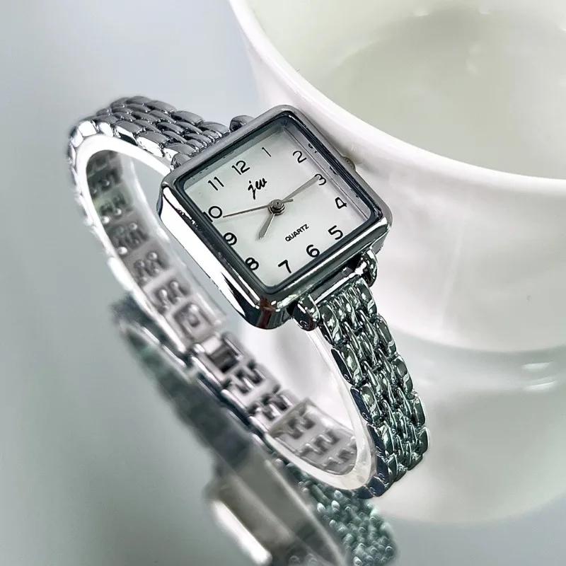 Simple Quartz Watches for Women Retro Alloy Strap Ladies Watches Small Square Dial Wristwatches Gift Clock Relógio Feminino