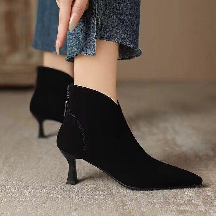 

2025 Autumn/Winter French High Heels: Sexy Pointed Toe Stiletto Slip-On Ankle Boots with Velvet Slimming Feature. 40