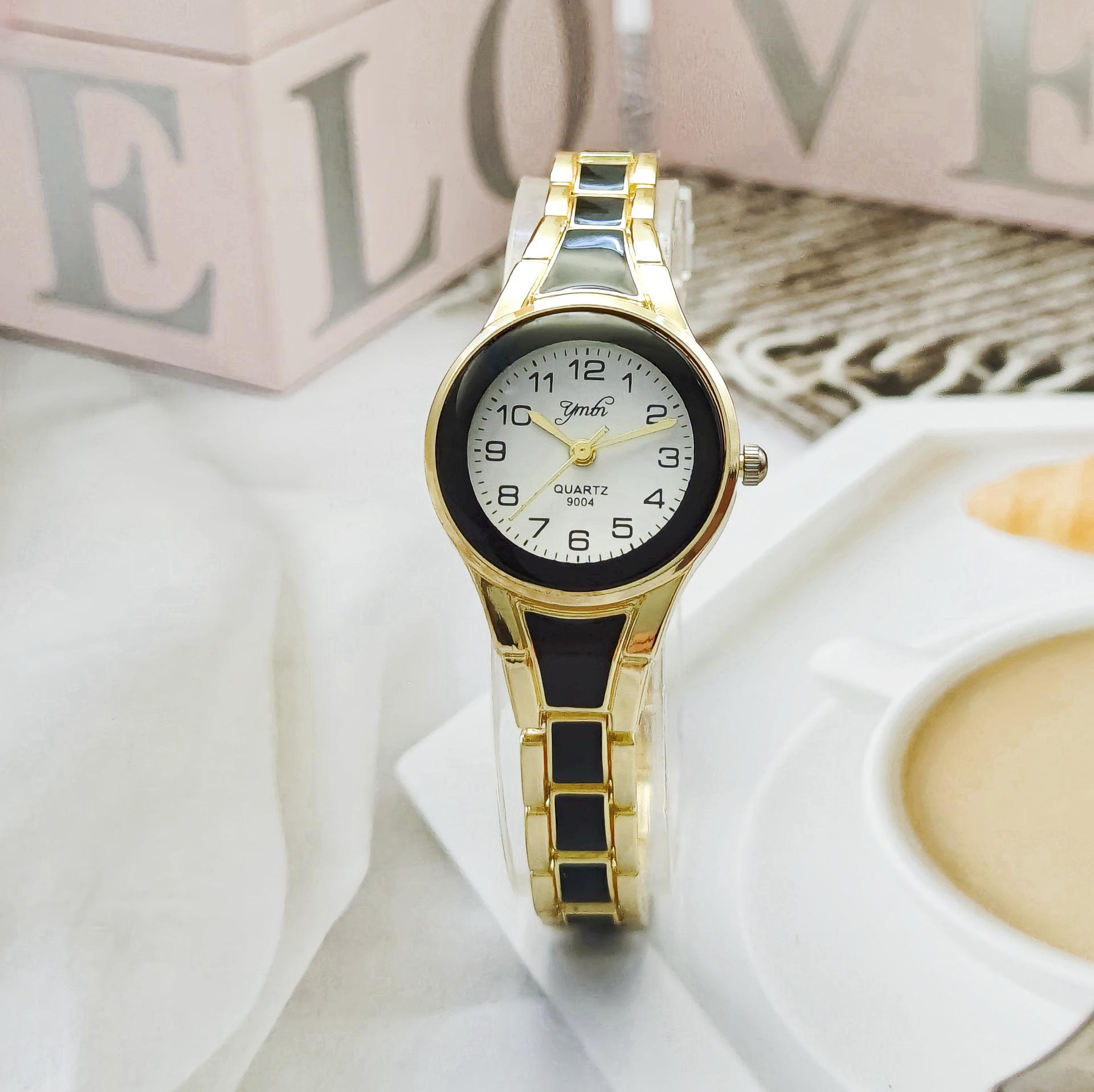 

Versatile Ladies Quartz Watch - Round Dial with Steel Bracelet, Ideal for Students and Parties, Silent Movement.