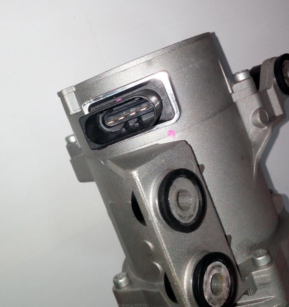 BMW 3, 5 Series, X5 E90 Electronic Water Pump Assembly 11517586925