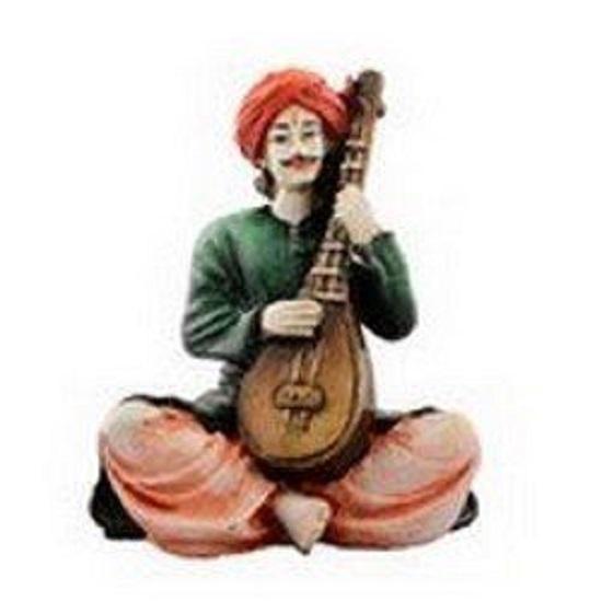 Rajasthanisches Sitar-Spiel Musikinstrument Polyresin-Statue (Rot und Braun)