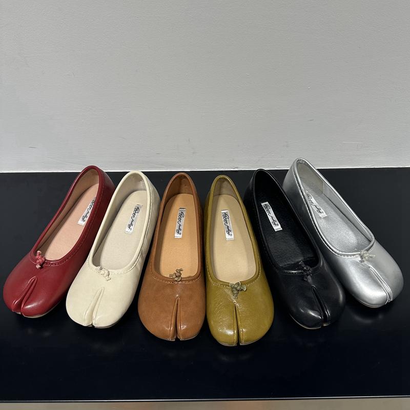 Fashion SUOJIALUN Autumn Women Flat Shoes Fashion Split Toes Shallow Slip On Ladies Elegant Laofer Shoes Low Wedge Heel Drees Boat Shoes