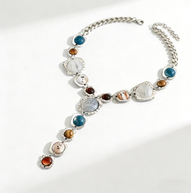 Mid-Aged Vintage Style Y-shaped Pendant Dyed Resin Light Luxury High-End Court Style Sweater Chain