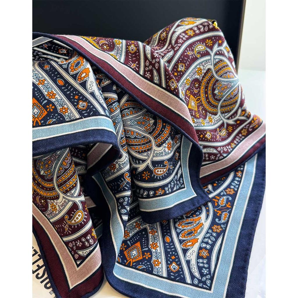 Spring and summer new French retro printed small silk scarf square scarf women's sunscreen professional neck protection scarf neck square scarf