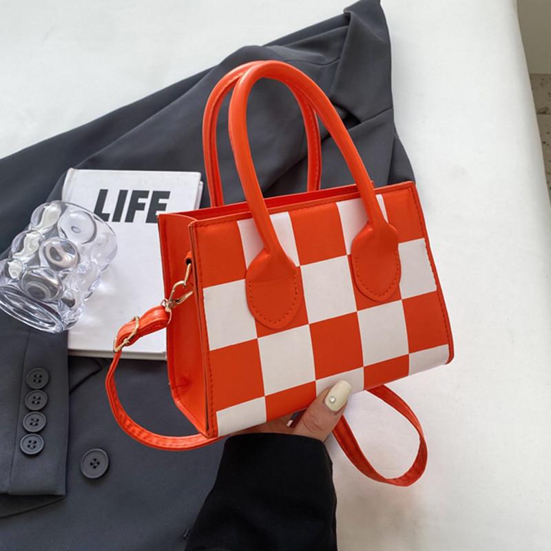 Chic Fashionable Small Square Shoulder Bag For Women Perfect For Everyday Use