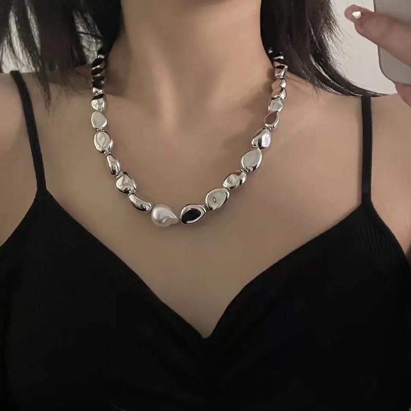 Japan and Korea Light Luxury Silver Irregular Beaded Necklace Women's Niche Temperament Pearl Collarbone Chain New Neck Chain