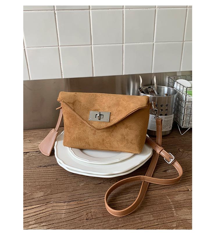 

Новая женская сумка 2025 года, универсальная, на одно плечо, под мышку, маленькая квадратная сумка, ретро сумка-мессенджер, модная сумка-мессенджер