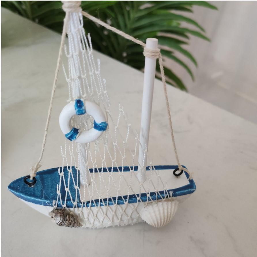 Mediterranean Wooden Sailboat Model with Cotton Rope Net - Mini Desktop Ornament & Photo Prop