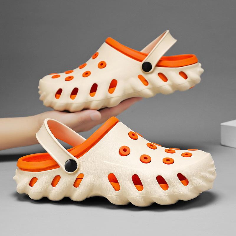 

Summer new hole hole men wear non-slip soft bottom beach cool slippers thick bottom casual comfortable bag head slippers 40 чорний