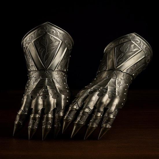 Nazgul-Inspired Etched Gauntlet Gloves Medieval Cosplay Armor  Gothic Fantasy Costume Perfect Halloween  LARP Gift