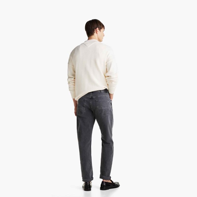 Tommy Hilfiger Jeans Men's Dark Gray 1B5 Moderate Tapered Pants MW0MW39202
