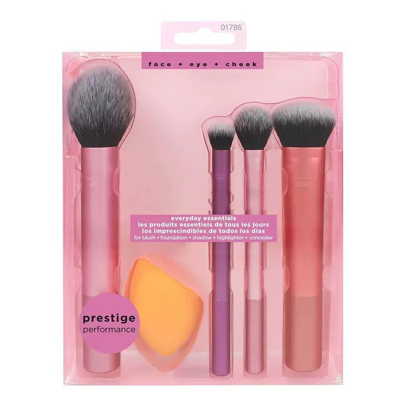 

Американский портативный набор кистей для макияжа RT 1407: Кисти для румян, тональной основы и хайлайтера