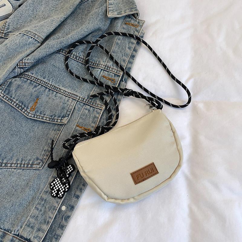 Stylish Large Capacity Nylon Shoulder Bag In Trendy Solid Colors For Casual Commuting