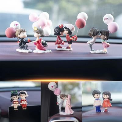 Niedliches Paar Auto Innenraum Dekoration Ornament Auto Mittelkonsole Armaturenbrett Rückspiegelhalterung Puppen Autozubehör Mädchen Geschenke