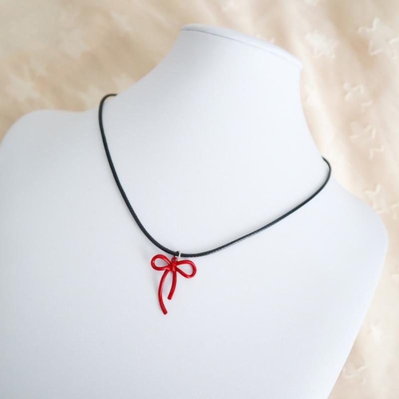 Sturdy Bowknot Pendant Necklace Graceful Bowknot Pendant Necklace Jewelry Elegant Clavicle Chain for Gatherings