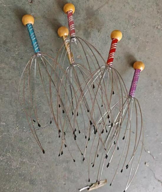 Octopus Head & Scalp Massager – Multi-Function Itch Relief & Back Scratcher Device 12-Claw Steel Wire Head Massager