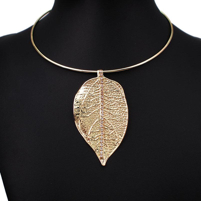 Fashion Leaf Pendant Necklace For Women