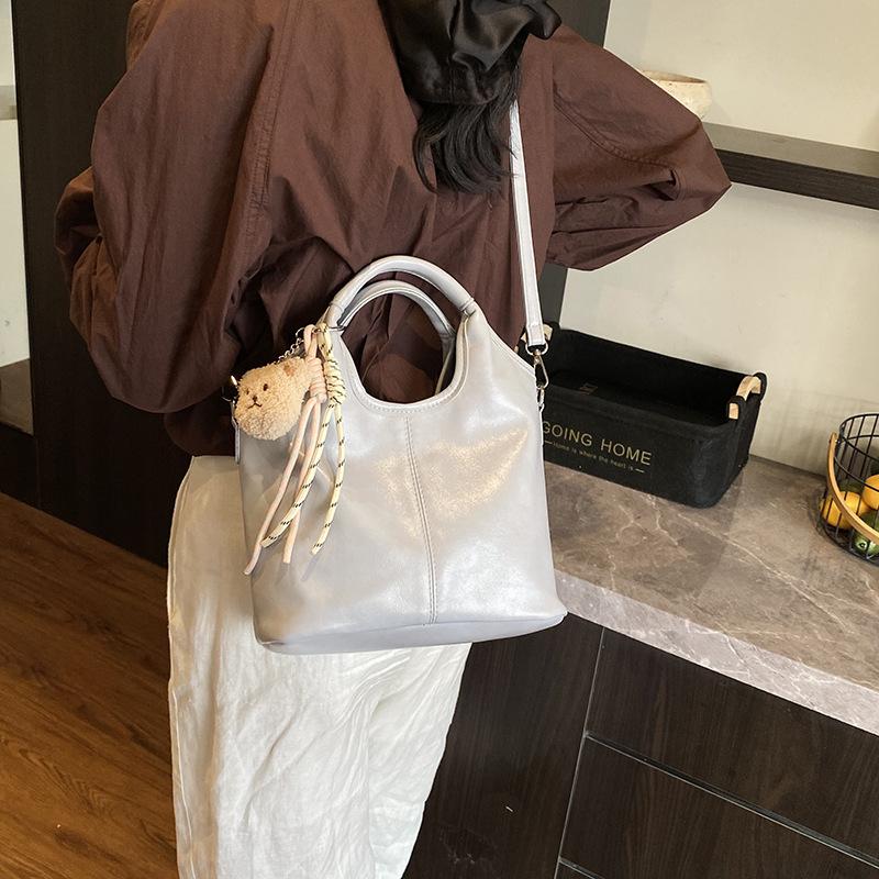 Large Capacity Bag Women's New Versatile Soft Leather Messenger Bag Women's Casual Portable Tote Bag