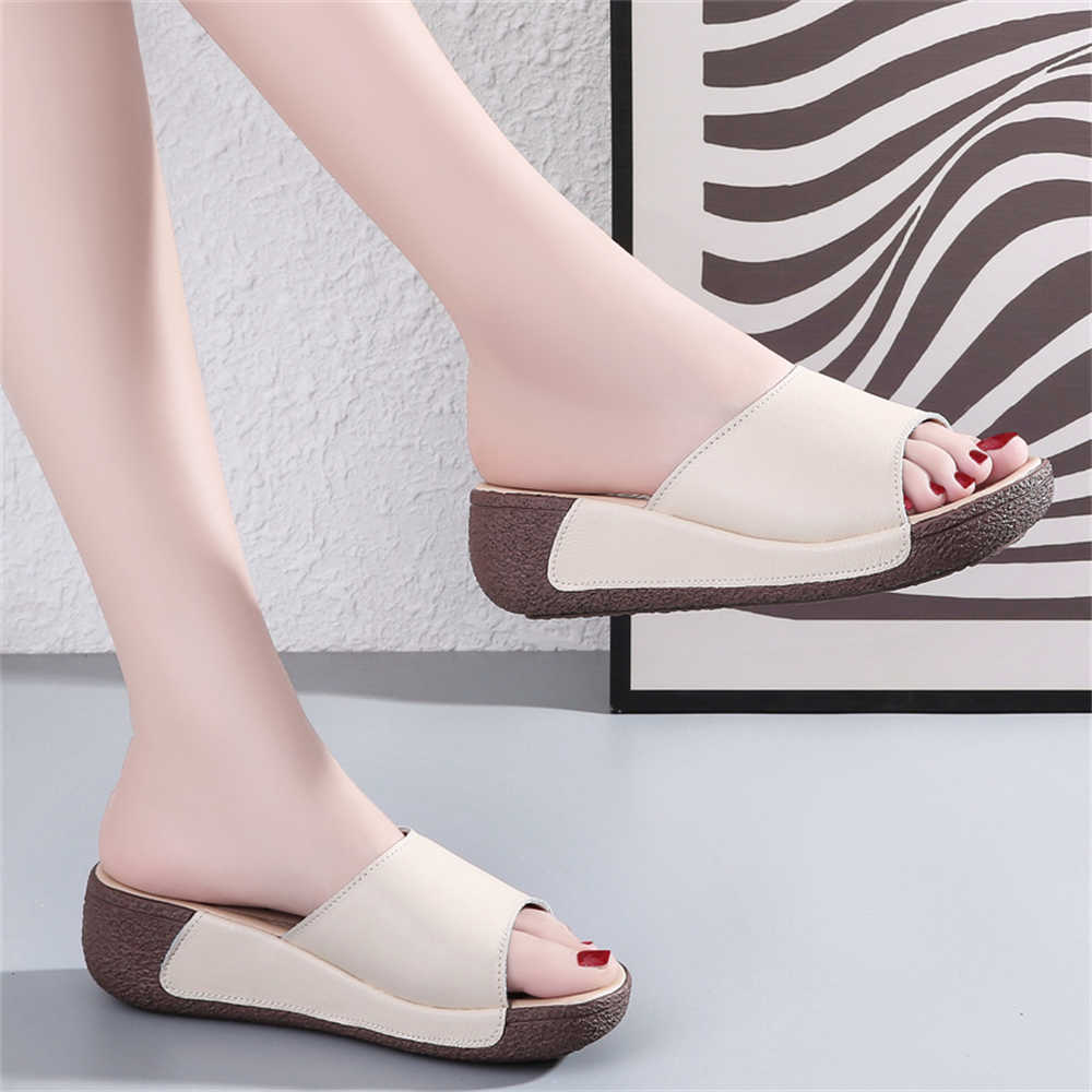 Fashion Special Size Tan Woman Branded Slippers Ladies Slippers And Sandals Sports Shoes Sneakers High Grade Sport Resale