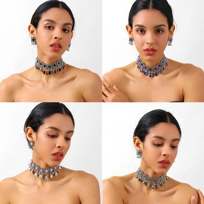 Quadratischer Tropfenförmiger Edelstein Halskette Ohrring Set High-End Retro Ethnischer Stil Diamantbesetzter Schmuck