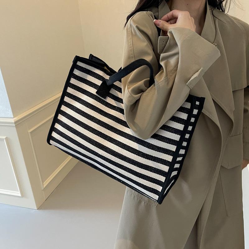 Canvas Bag Women's Large-capacity Tote Bag Bag 2025 New Niche Plaid Mommy Commuter Bag Shoulder Leisure Bag