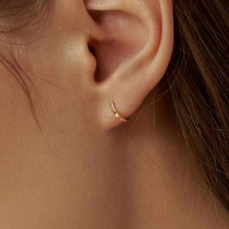 LUNNE 14k Basic Curve Stud Earrings (14K Gold) #LFE06