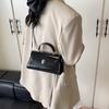 High-end women's bags, new fashion niche design, shoulder messenger bag, retro handbag.