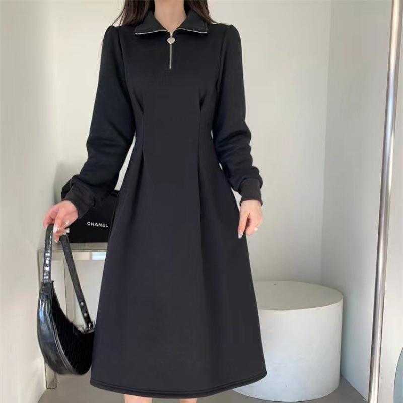 Dress Autumn and Winter French Heart Neckline Zipper Fashion High Sense Waist Thin Light Luxury Autumn and Winter Dress