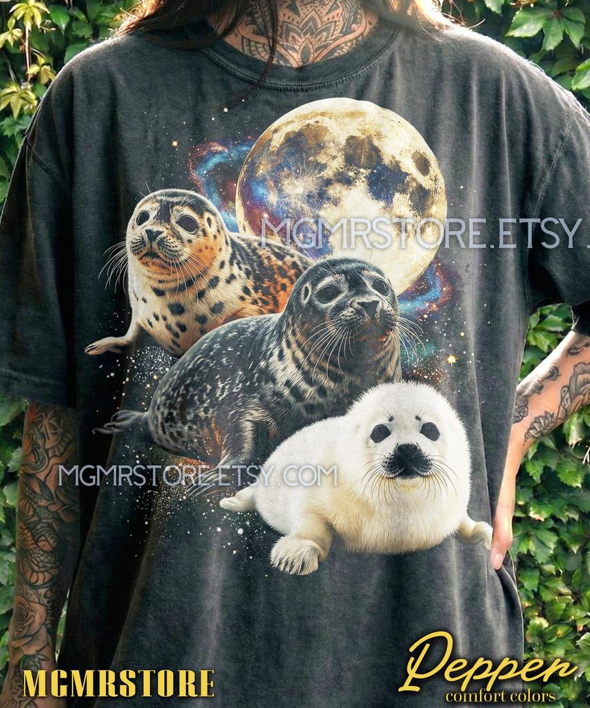 Vintage Seal 90S Graphic Style Comfort Colors® Tshirt, Cute Space Seal Moon Retro Faded T-Shirt, Ocean Animal Y2K Streetwear, Galaxy,