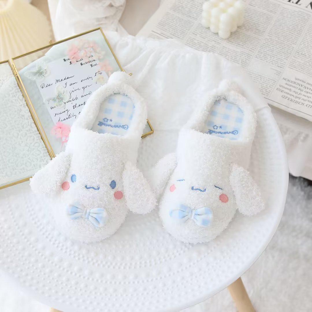 

Cozy Women s Closed-Toe Cartoon Slippers - Warm Plush for Fall & Winter Indoor Use L (38-39)