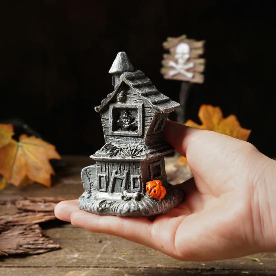 Halloween Haunted House Ornament, Resin Haunted House Miniature, Dark Haunted House Shape with Skull Elements Desktop Decoration for Halloween Micro