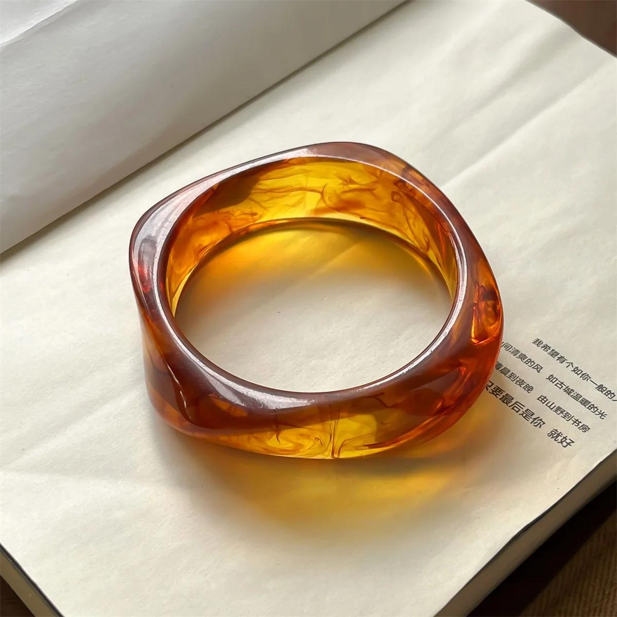 

Exaggerated Translucent Crude Thick Texture Bangles Women Retro Design Acrylic Bracelet Ladies Fashion Versatile Trend Jewelry 65mm