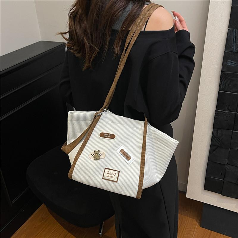 Casual Bag Women's Autumn and Winter 2025 New Shoulder Bag Large Capacity Tote Bag Corduroy Class Commuter Bag