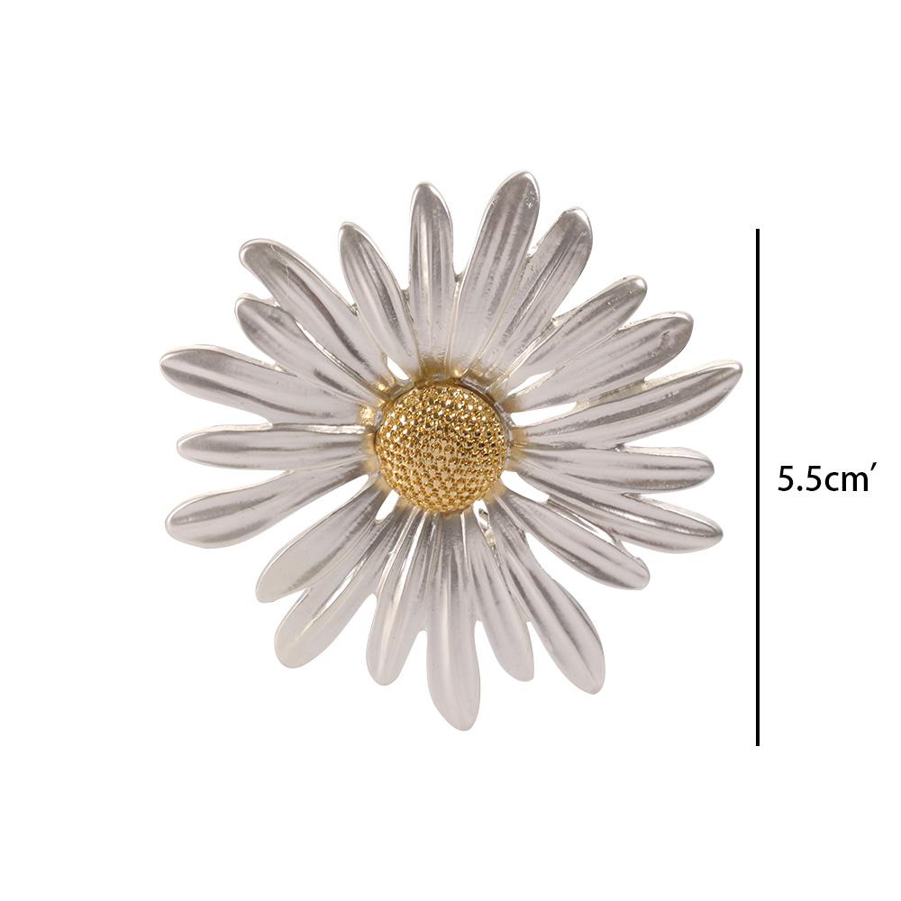 Vintage Metal Daisy Women Man Flowers Fashion Jewelry Collar Accessories Brooch Pin Suit Scarf Clip