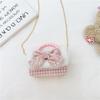 Stylish Girls Pearl Handbag With Chic Chain Strap And Adorable Bow Pattern For Toddlers