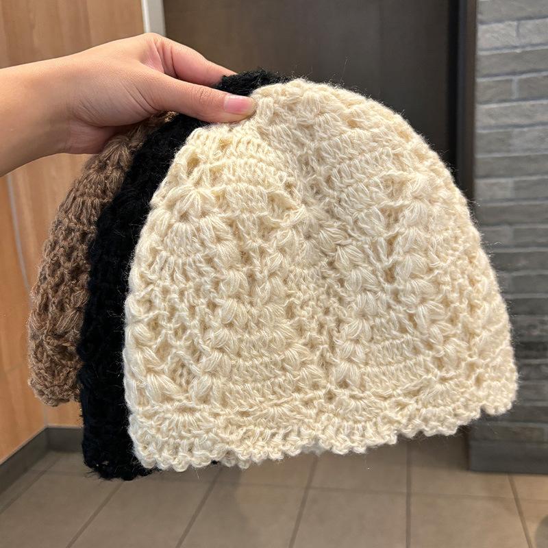 New handmade link flower decorative temperament simple knitted hat autumn and winter new face small literary wool hat