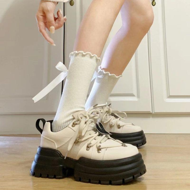 A New Style of Single-shoe Casual Sports Women's Shoes with Lace-up Custard Soles and Low Top