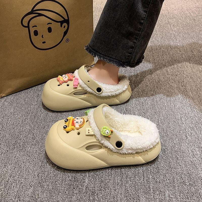 Heightened soft sole, non-slip toe, cotton slippers, thick soles, cute cartoon hole shoes, women's outerwear, new for the winter of 2025