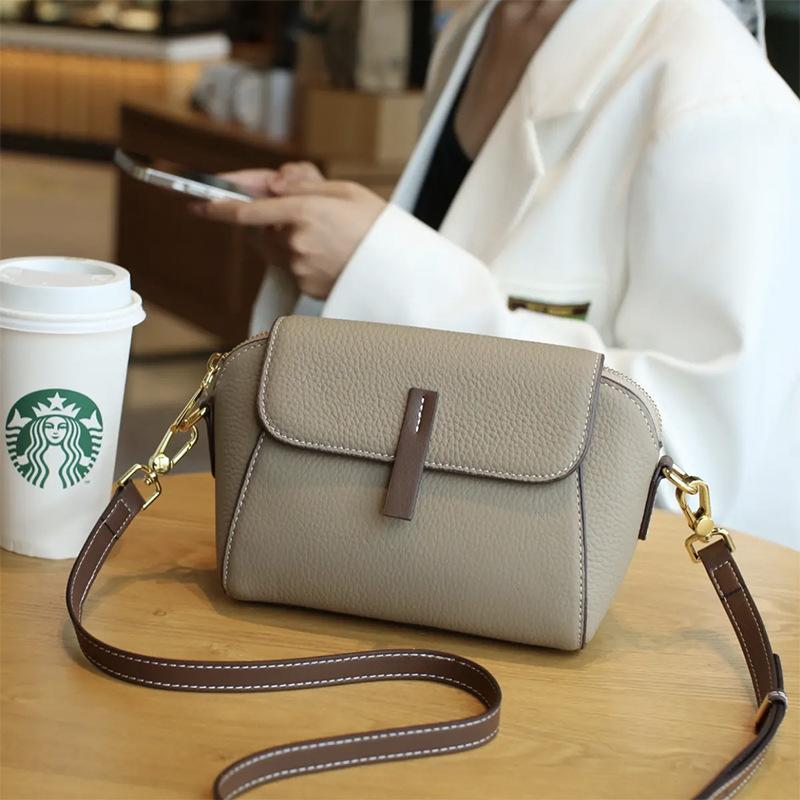 Premium Light Luxury Messenger Bag Niche Fashion Versatile Shoulder Shell Bag Small Bag