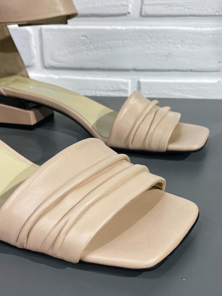 Sandals with Wide Buckle Magnolya 2878 36 Dark Beige Leather