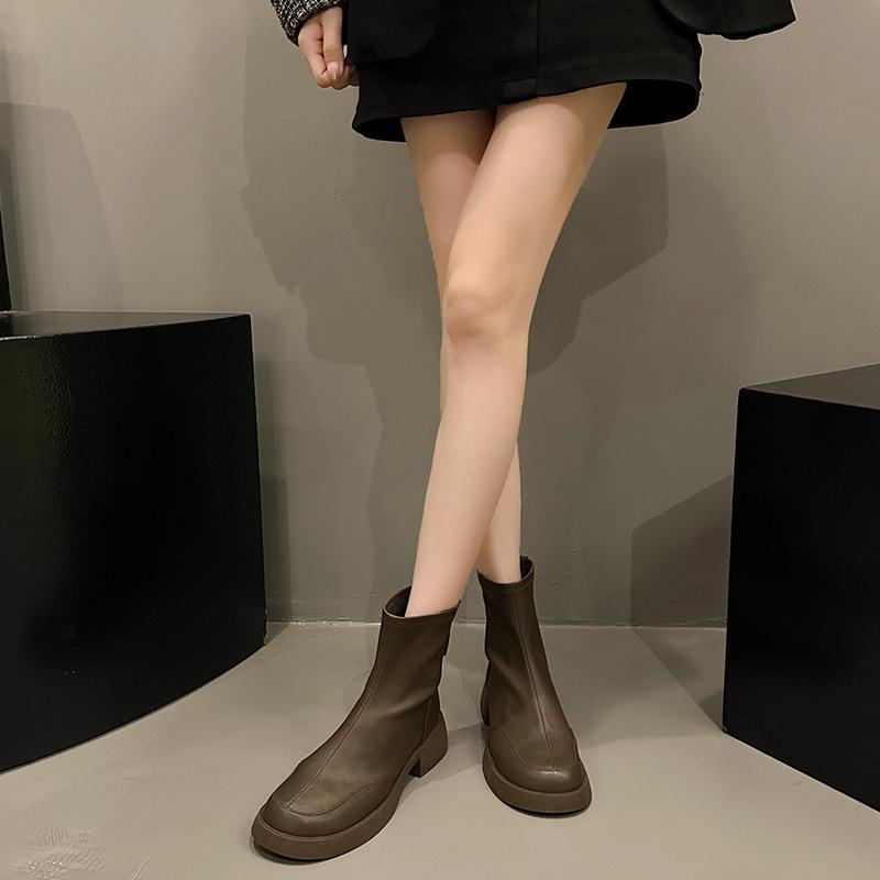 Simple Black British Style Platform Martin Boots Women's 2025 New Autumn and Winter Popular Thick Heel Casual Thin Short Boots
