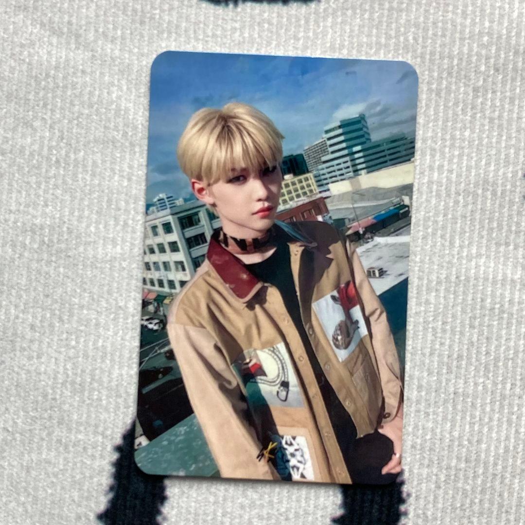 

[USED] Felix StrayKids YELLOW WOOD Limited Edition Sanok Trading Card