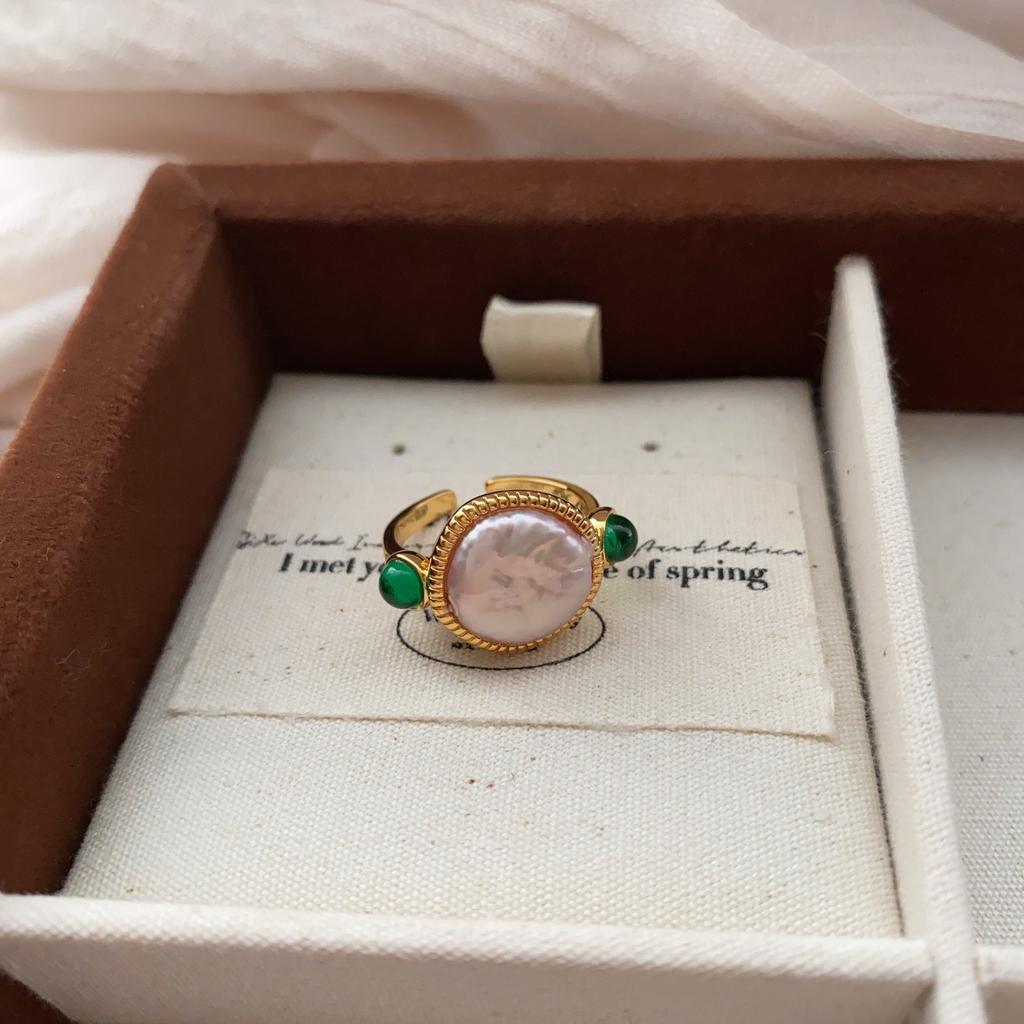 French Romantic Style Niche Design Temperament Blogger With High Sense Ring Retro Simple Resin Brown Ring
