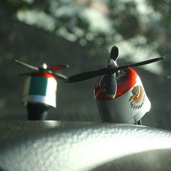 P-47 Stíhací letoun Klip do průduchu s vůní Klasický model letadla Dekorace do auta Otáčivá vrtule & Uvolňování vůně Univerzální ozdoba pro většinu průduchů