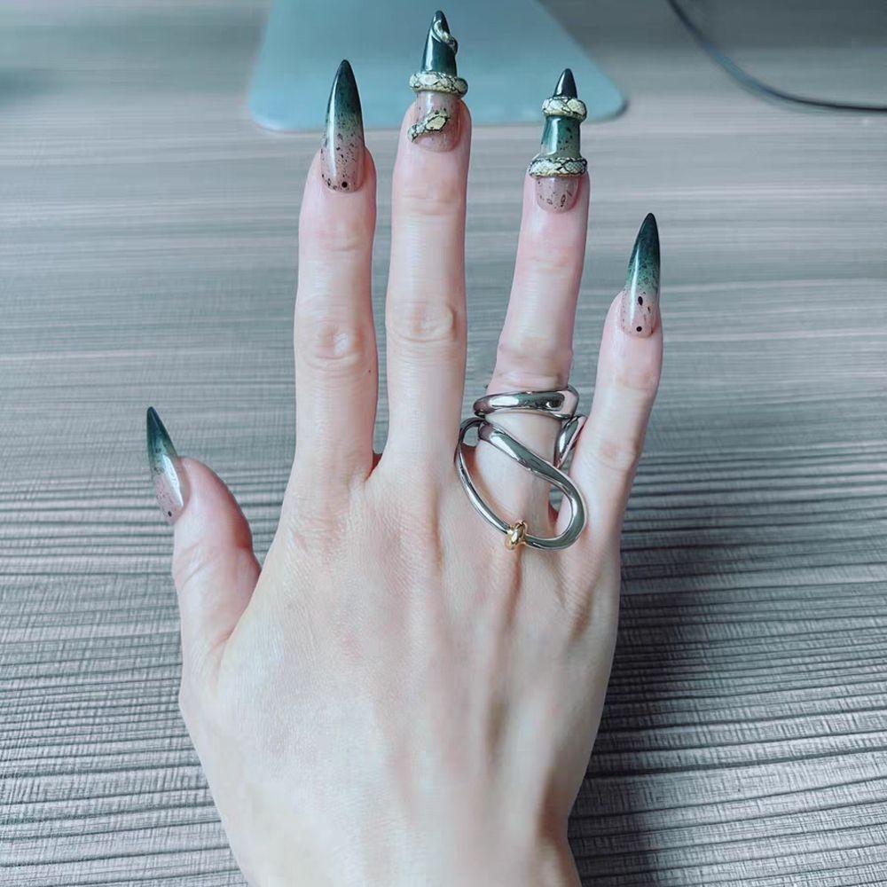 

Exaggerated Cool Simple Party Retro Hiphop Korean Style Ring Distorted Female Ring Finger Ring