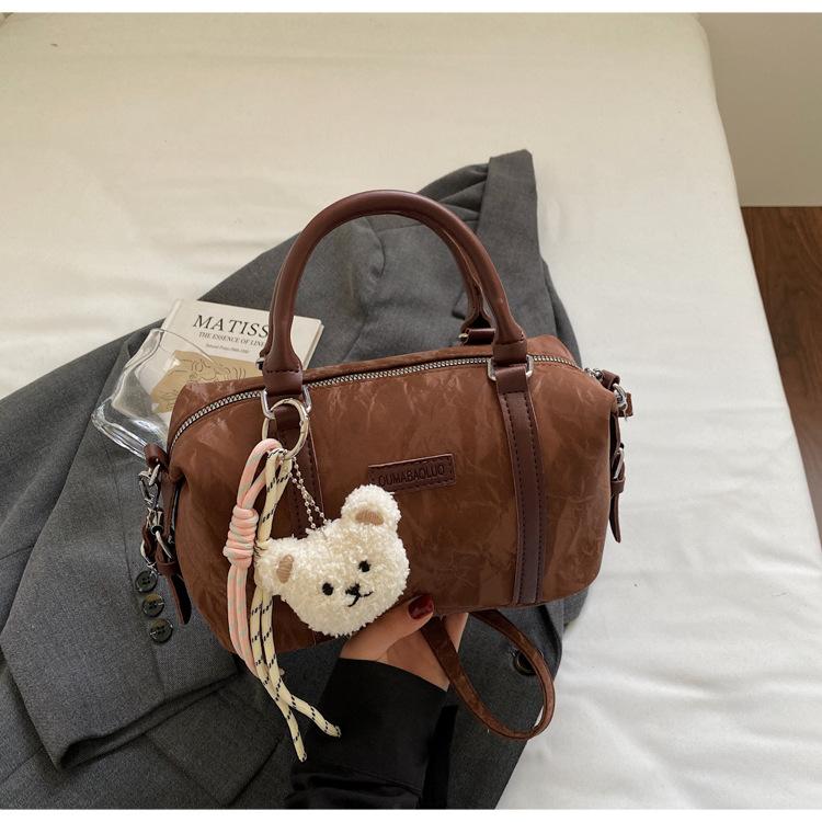 

Ретро нишевый дизайн сумка Boston женская 2025 новая мода большая вместимость сумка повседневная на плечо сумка-мессенджер