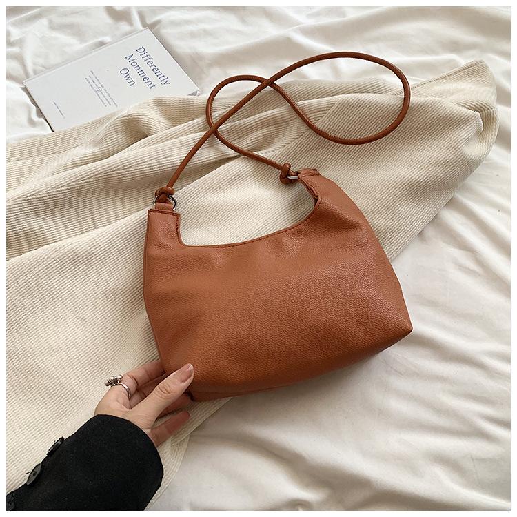 Retro niche underarm tote bag premium sense 2025 new large-capacity simple casual versatile shoulder messenger bag коричневый